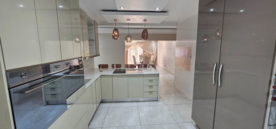 6 Bedroom Property for Sale in Eagles Crest Limpopo