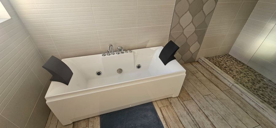 6 Bedroom Property for Sale in Eagles Crest Limpopo