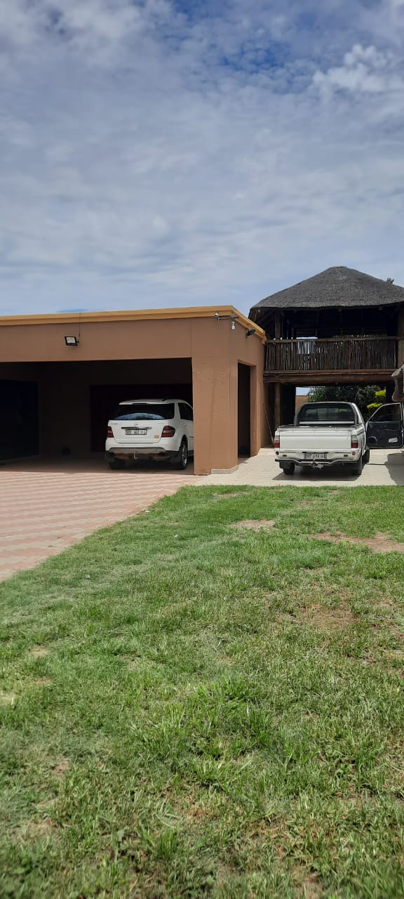 To Let 7 Bedroom Property for Rent in Dendron Limpopo