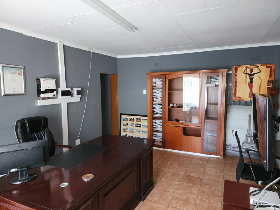 9 Bedroom Property for Sale in Ivy Park Limpopo