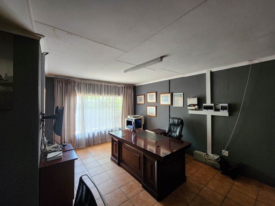 9 Bedroom Property for Sale in Ivy Park Limpopo