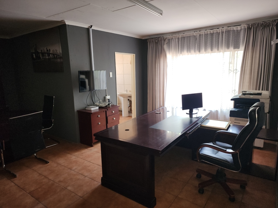 9 Bedroom Property for Sale in Ivy Park Limpopo