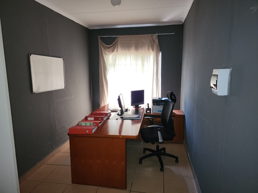 9 Bedroom Property for Sale in Ivy Park Limpopo