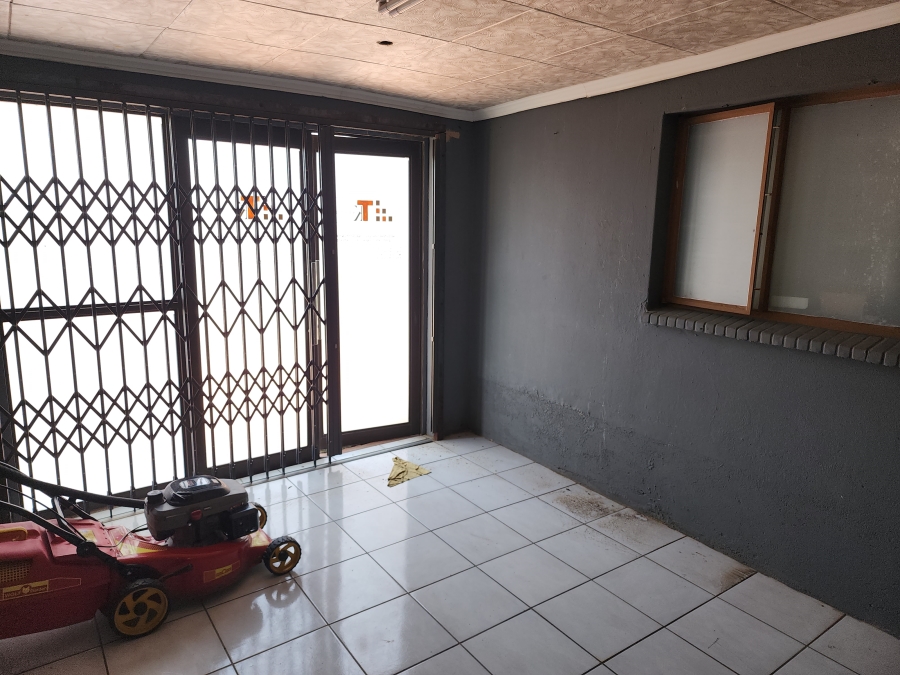9 Bedroom Property for Sale in Ivy Park Limpopo