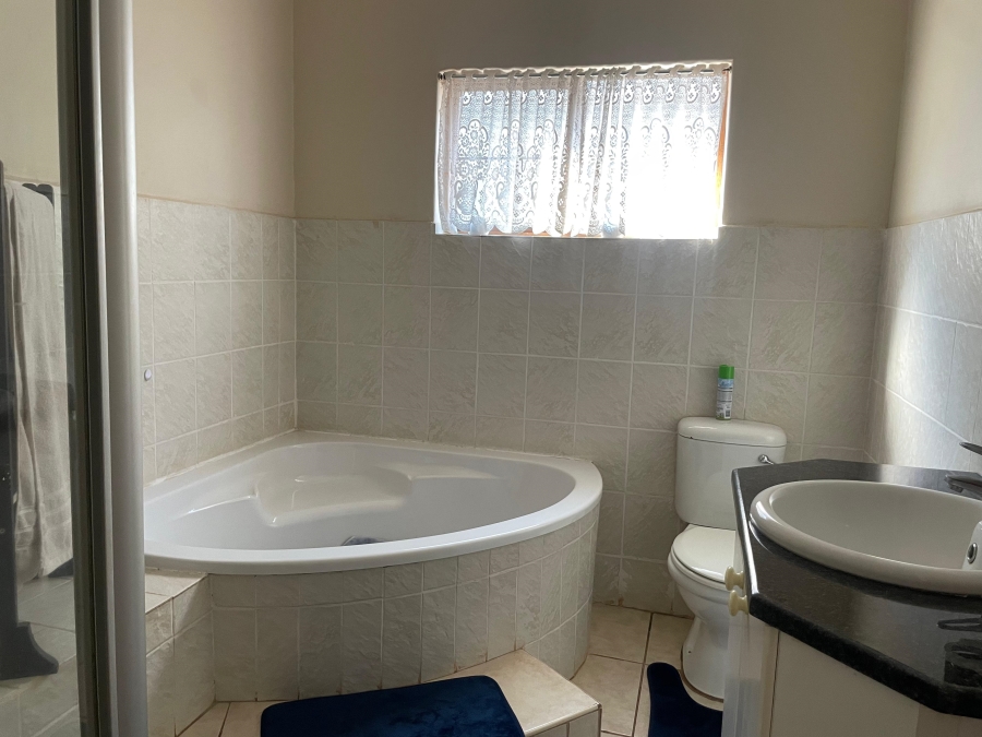 3 Bedroom Property for Sale in Tzangeni Limpopo