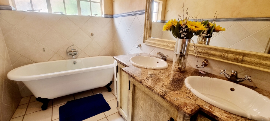 5 Bedroom Property for Sale in Eduan Park Limpopo