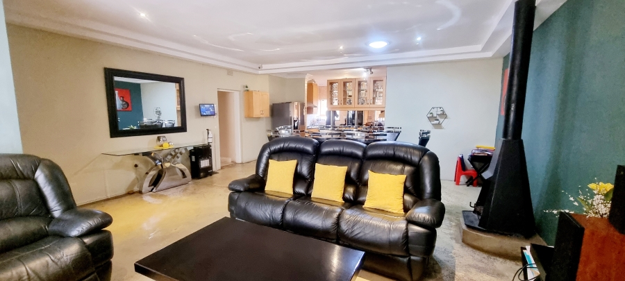 5 Bedroom Property for Sale in Eduan Park Limpopo