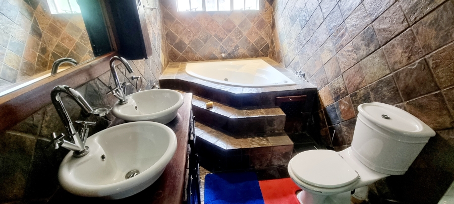 5 Bedroom Property for Sale in Eduan Park Limpopo