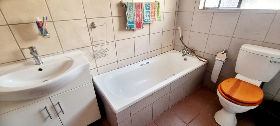5 Bedroom Property for Sale in Eduan Park Limpopo