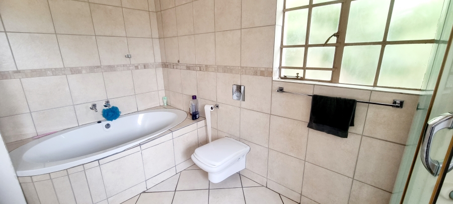 5 Bedroom Property for Sale in Eduan Park Limpopo