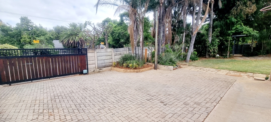 5 Bedroom Property for Sale in Eduan Park Limpopo