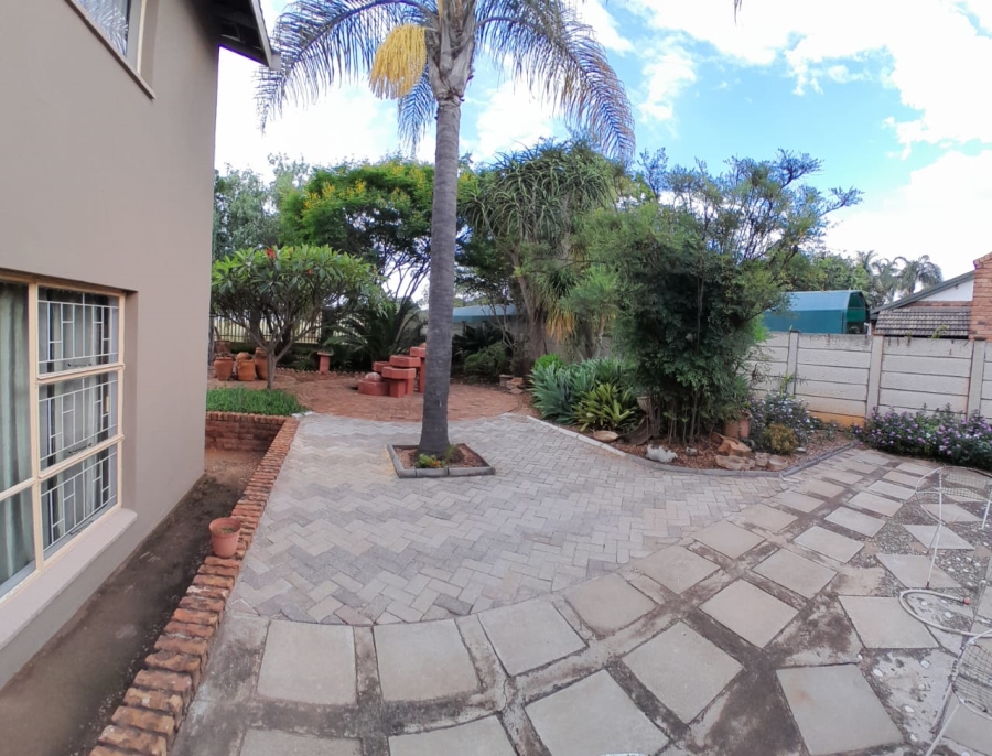 4 Bedroom Property for Sale in Fauna Park Limpopo