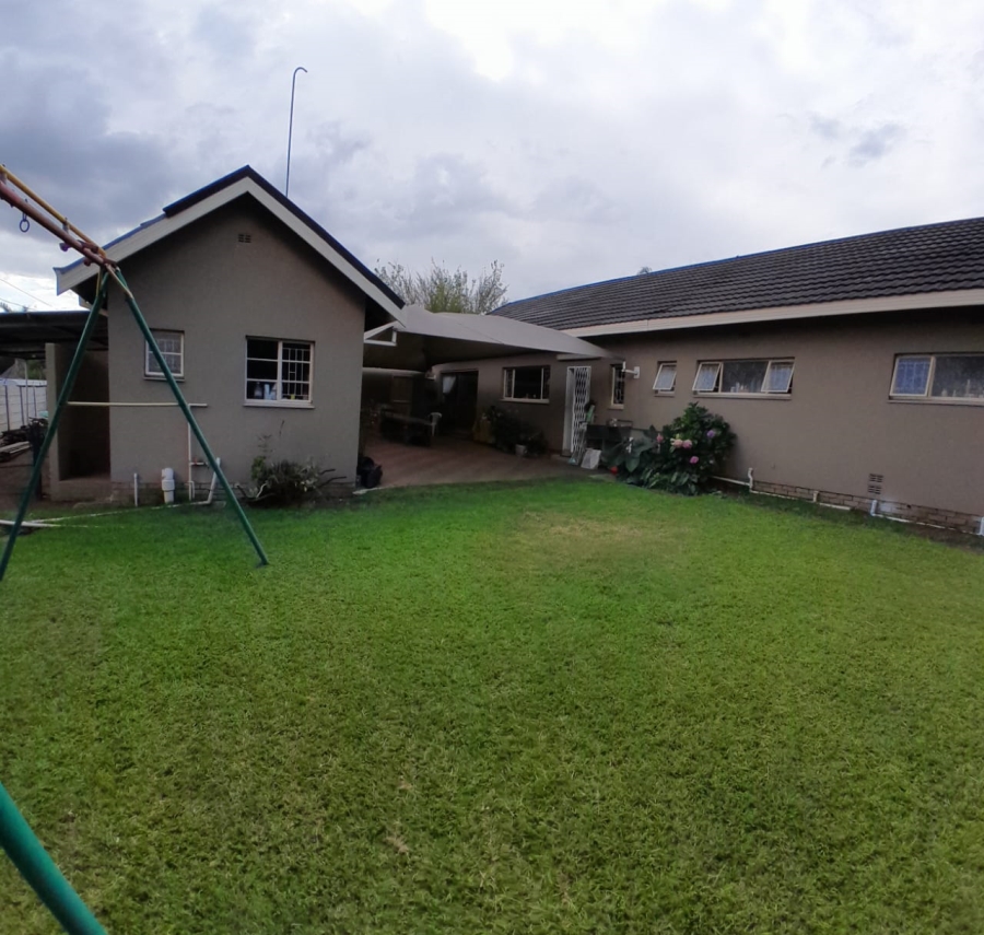 4 Bedroom Property for Sale in Fauna Park Limpopo