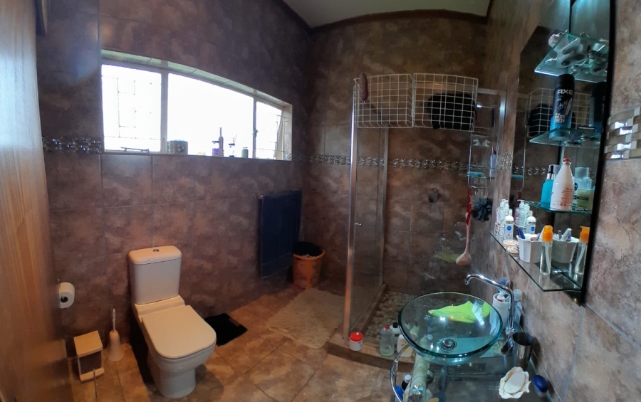 4 Bedroom Property for Sale in Fauna Park Limpopo