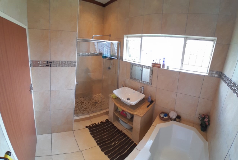 4 Bedroom Property for Sale in Fauna Park Limpopo