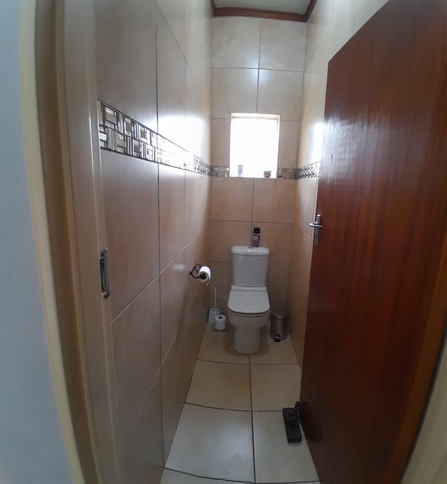 4 Bedroom Property for Sale in Fauna Park Limpopo