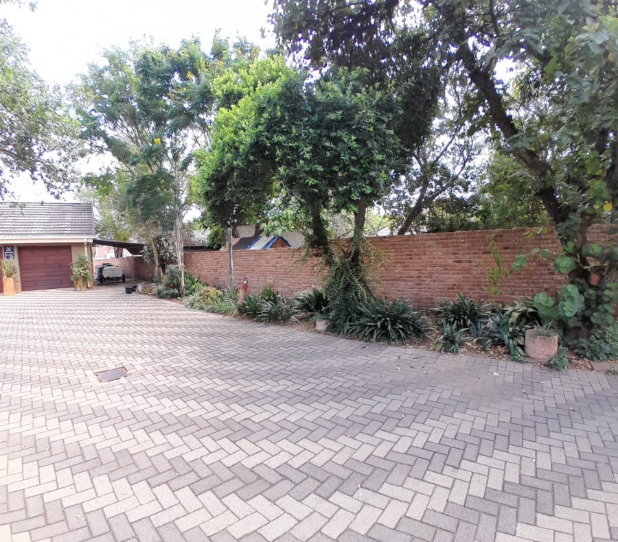 4 Bedroom Property for Sale in Fauna Park Limpopo