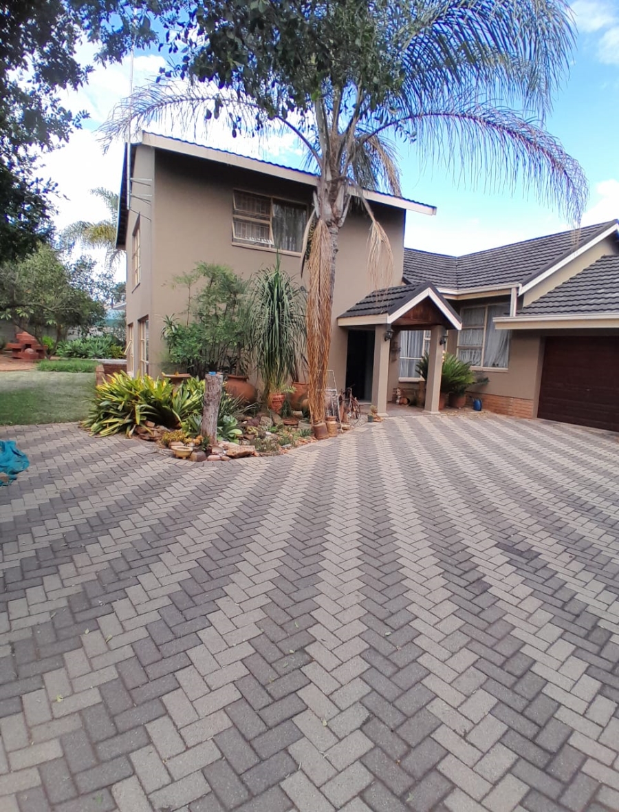 4 Bedroom Property for Sale in Fauna Park Limpopo