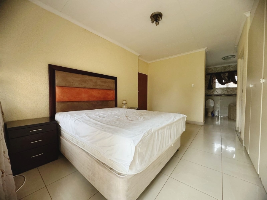 5 Bedroom Property for Sale in Fauna Park Limpopo