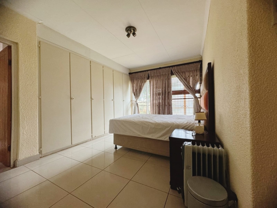 5 Bedroom Property for Sale in Fauna Park Limpopo