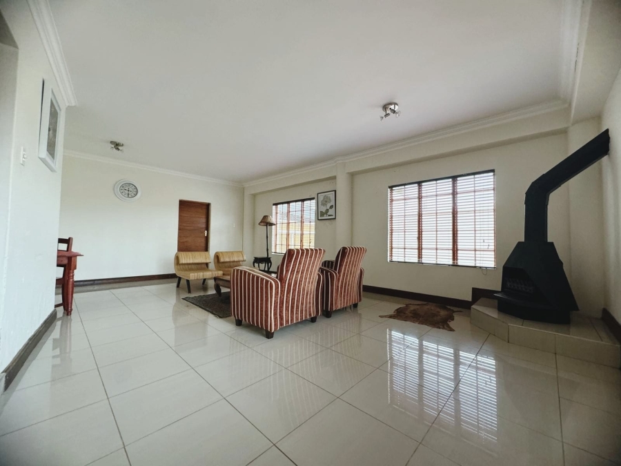 5 Bedroom Property for Sale in Fauna Park Limpopo