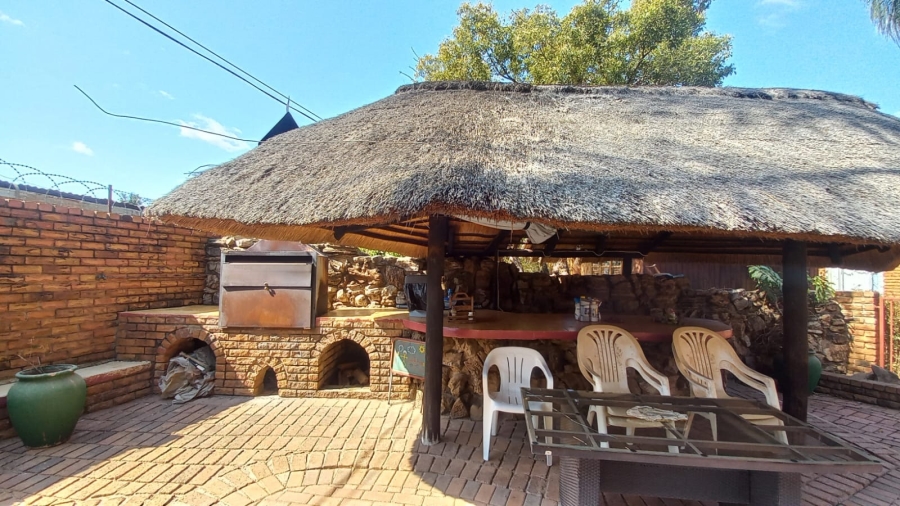 4 Bedroom Property for Sale in Fauna Park Limpopo