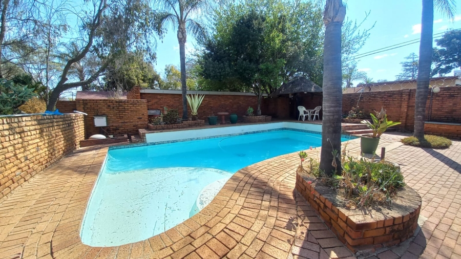 4 Bedroom Property for Sale in Fauna Park Limpopo