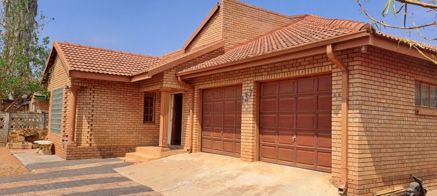 4 Bedroom Property for Sale in Flora Park Limpopo
