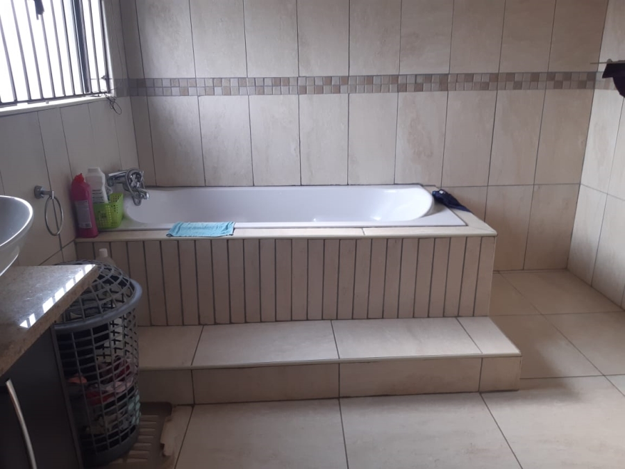 5 Bedroom Property for Sale in Serala View Limpopo