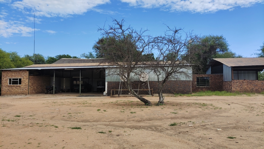 6 Bedroom Property for Sale in Tolwe Limpopo