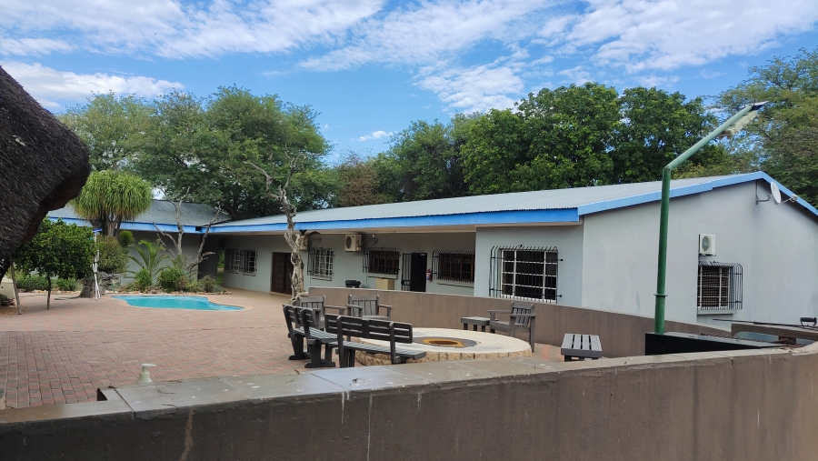 6 Bedroom Property for Sale in Tolwe Limpopo