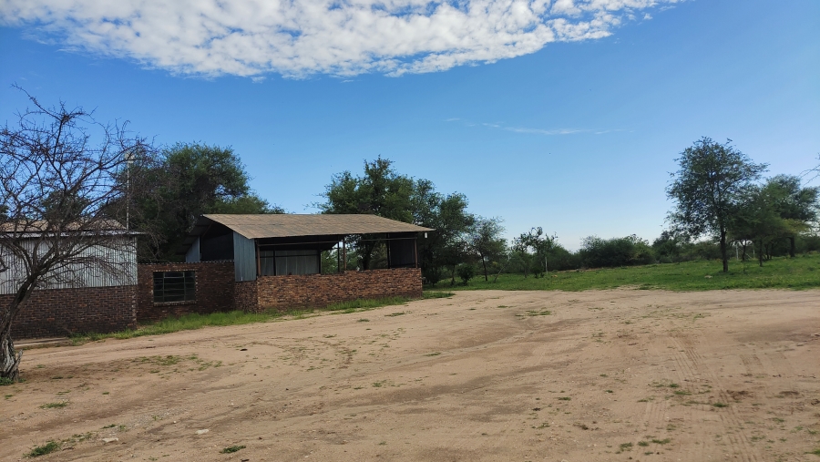 6 Bedroom Property for Sale in Tolwe Limpopo