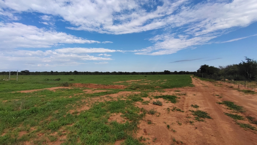 6 Bedroom Property for Sale in Tolwe Limpopo