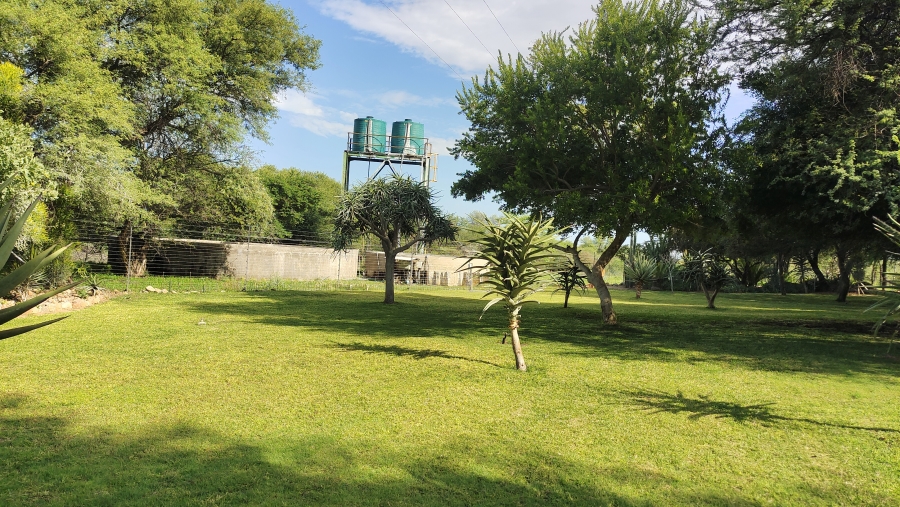 6 Bedroom Property for Sale in Tolwe Limpopo