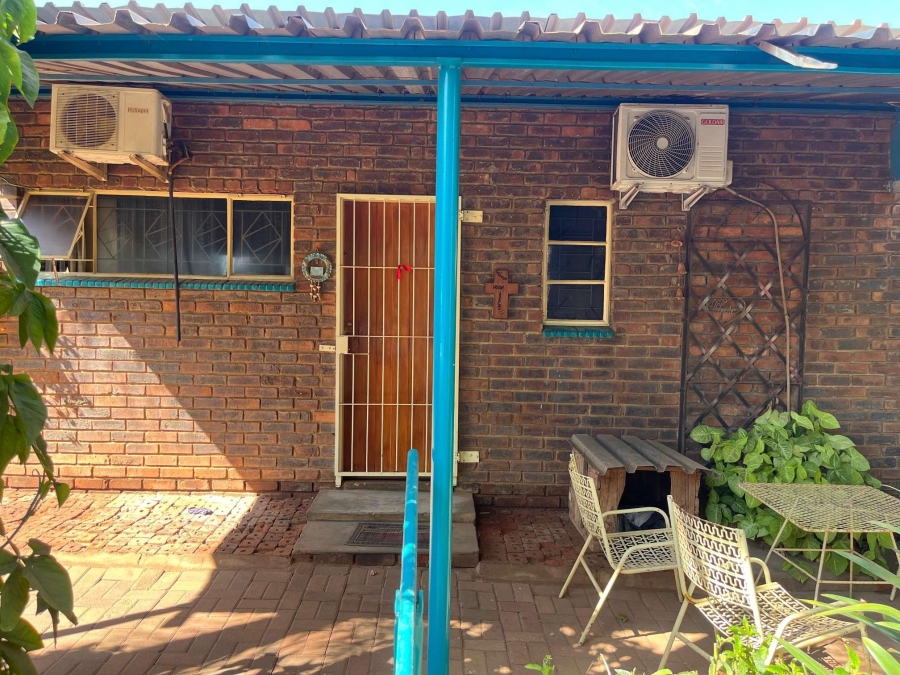 2 Bedroom Property for Sale in Phola Park Limpopo