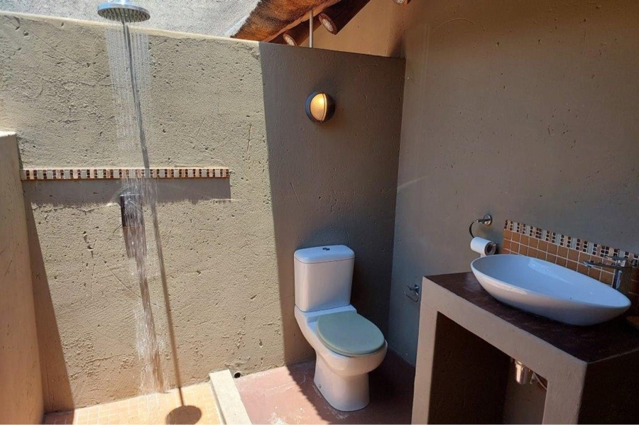 5 Bedroom Property for Sale in Shona Langa Limpopo