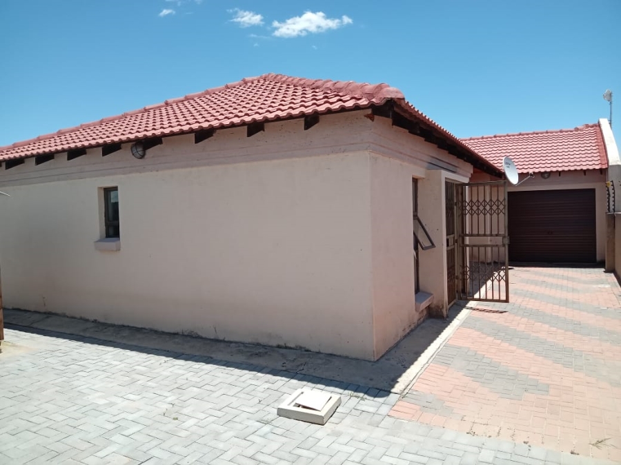 3 Bedroom Property for Sale in Mahlako-A-Phahla Gardens Limpopo