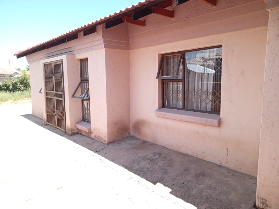 3 Bedroom Property for Sale in Mahlako-A-Phahla Gardens Limpopo