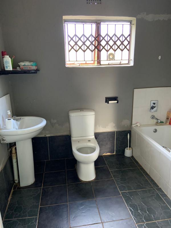 2 Bedroom Property for Sale in Maniini Limpopo