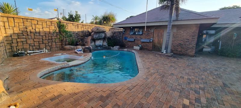 5 Bedroom Property for Sale in Sterpark Limpopo