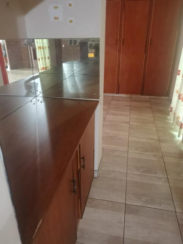 5 Bedroom Property for Sale in Chroompark Limpopo