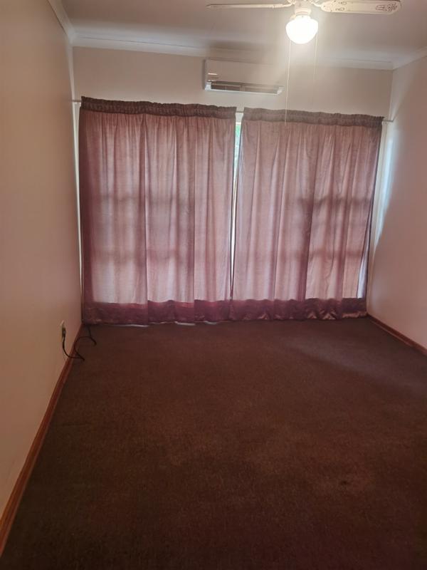 5 Bedroom Property for Sale in Chroompark Limpopo