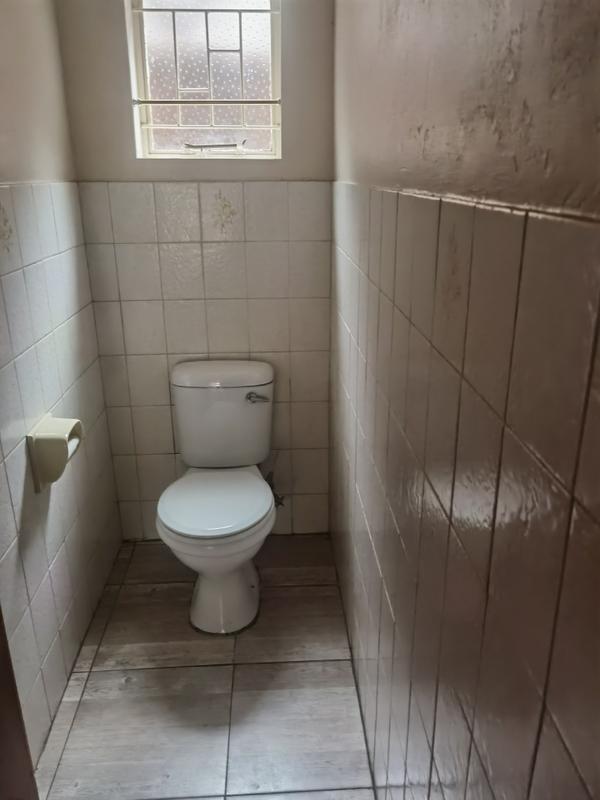 5 Bedroom Property for Sale in Chroompark Limpopo