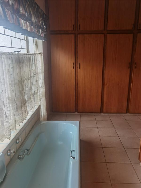 5 Bedroom Property for Sale in Chroompark Limpopo