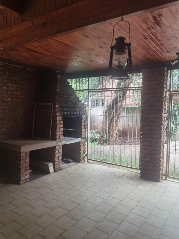 5 Bedroom Property for Sale in Chroompark Limpopo