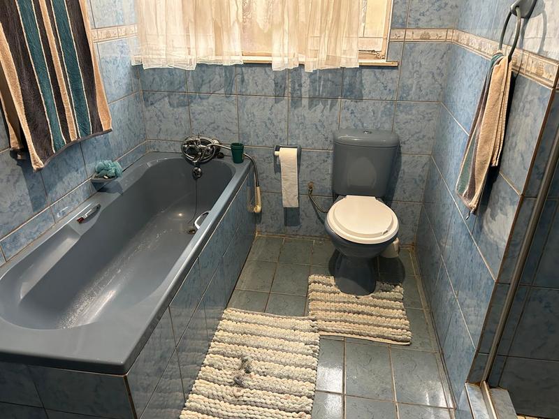 6 Bedroom Property for Sale in Fauna Park Limpopo