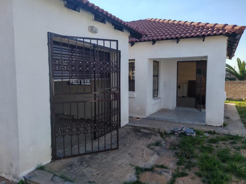 To Let 4 Bedroom Property for Rent in Mankweng Limpopo
