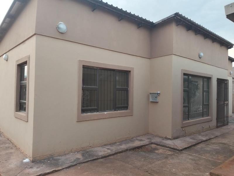 To Let 2 Bedroom Property for Rent in Chroompark Limpopo