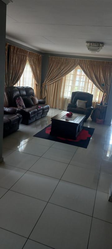 5 Bedroom Property for Sale in Aquapark Limpopo