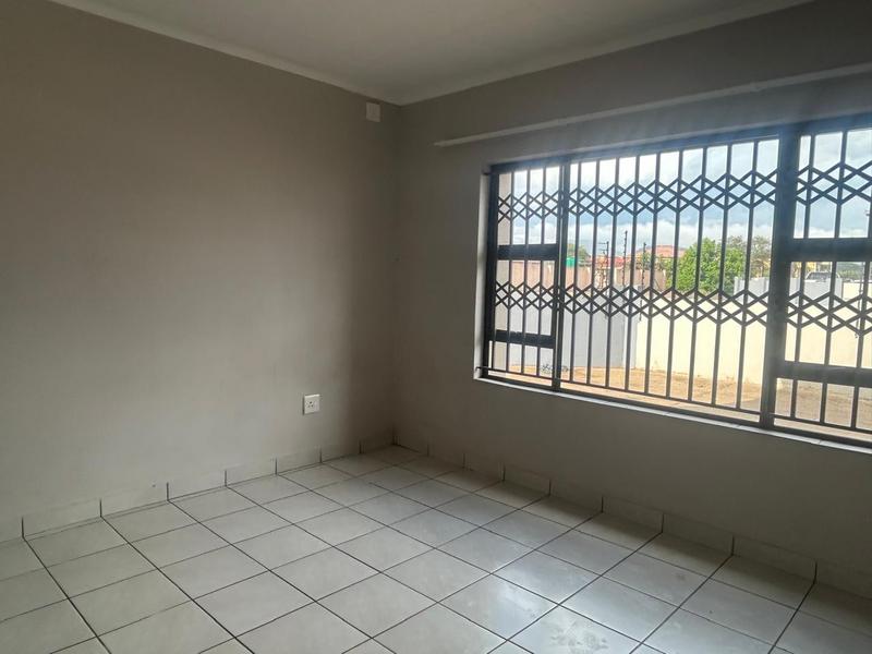 To Let 2 Bedroom Property for Rent in Chroompark Limpopo